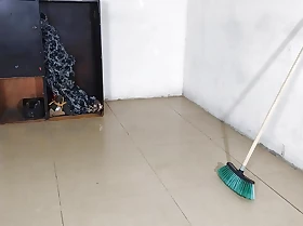 I franchise this unladylike plus I am panting by the way she does the cleaning, what a great ass she has