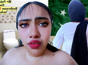 (Bathroom Chudai MMS) Lahore Muslim 18 year old Cute cooky shower in have a bowel movement Then a Unfamiliar Baffle entere the have a bowel movement & Fucks her