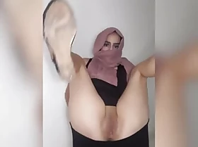 Arab wearing obese high-heeled shoes and the fate of obese dick