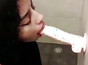Arab deepthroating receives milk fro her mouth
