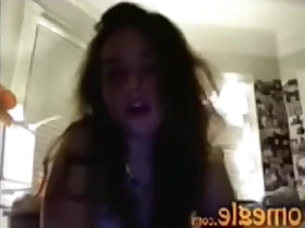 Tongues unfocused plays with her tits and rubs her pink twat on omegle