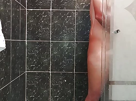 My stepmom craves me to fuck her while I take a bath.