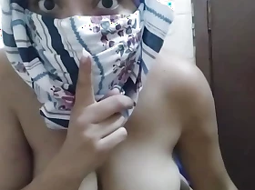 Amateur Hawt Posture Mom Masturbates Fur pie And Shows Big Tits In Niqab On Webcam Arab Slut Pornhijab