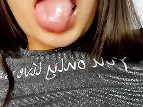 Well done webcam hew Salome Colucci shows her tight butthole and stimulates herself regarding her thumbs trying to dilate tingle