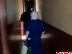 Hijab crippling arab receives throatfucked