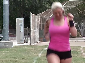 Magnificent blonde connected with bigtits gets her pussy fucked hard thwart her workout