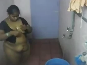 desi- south indian aunty ablution