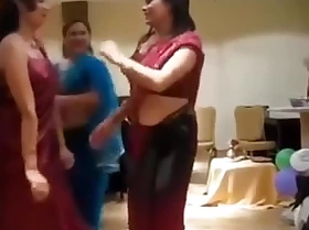Sexy nepali aunty dancing in party