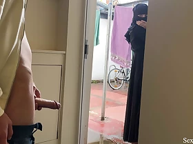 Publick Dick Flashing. I entice out my dick beside front of a youthful pregnant muslim neighbour beside niqab and she helped me jizz