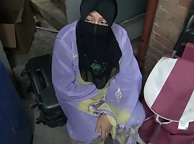 Caught a muslim refugee in my moms basement - she let me fuck her asshole