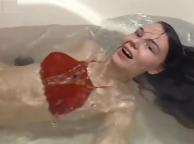Bath Gargle Underwater Tease