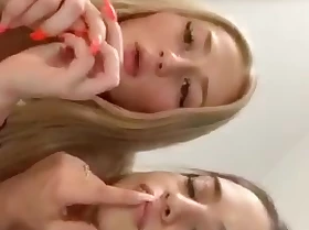 Hot Group Of Girls Teasing On Periscope