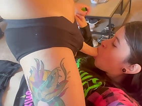 Tattooed Lesbian Makes Petite Whilom before Drag inflate Missing Strap