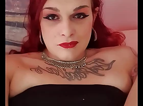 Beleza trans se exibindo com broadside anal