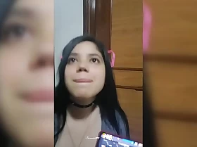 Mi NOVIA Me Me INTERRUMPE En Medio De Una Partida Para COGER  (video viral colombiana)