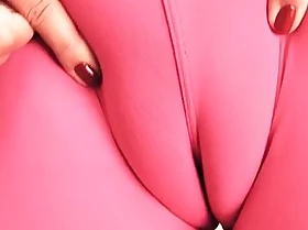 Perfect cameltoe vagina in tight spandex full out ass
