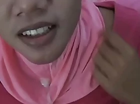 hijab amateur oral job