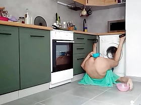 Slut mom cooking sramble eggs in will not hear of pussy for breakfast