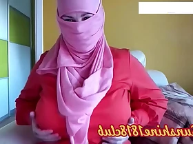 Orange hijab Arabic muslim explicit with big tits on cam November 1st recording