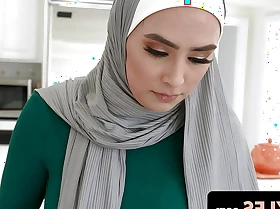 I Ensnared My Friends Hot Muslim Hijab Enactment Mom Masturbating & That babe Sucked Me Off Be expeditious for My Disposal
